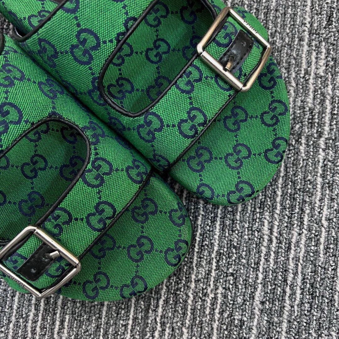 54B123ZDE Stylish slippers