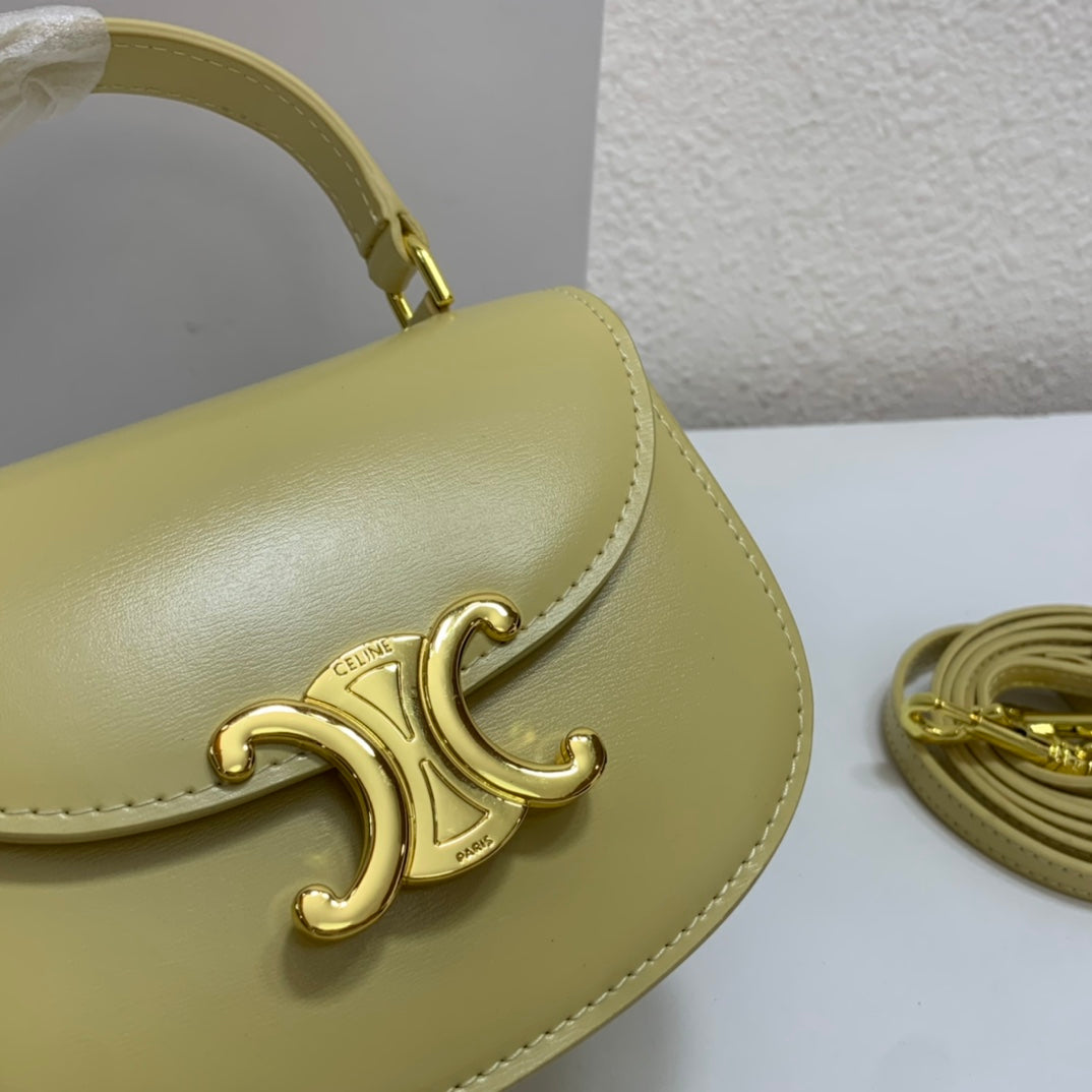 1XCL40BDE Stylish leather bag 
