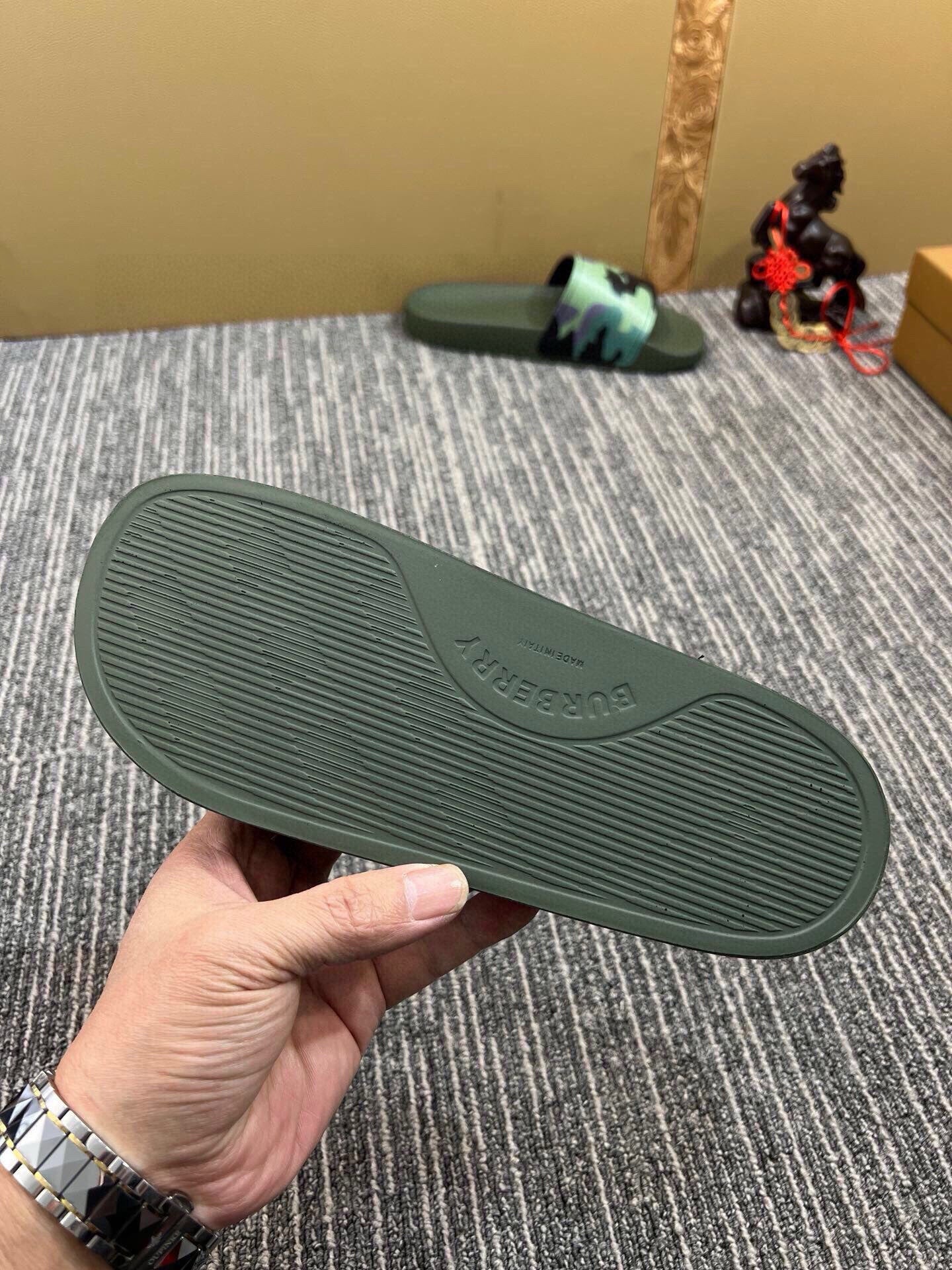 535ZR259ZDE Stylish Slippers