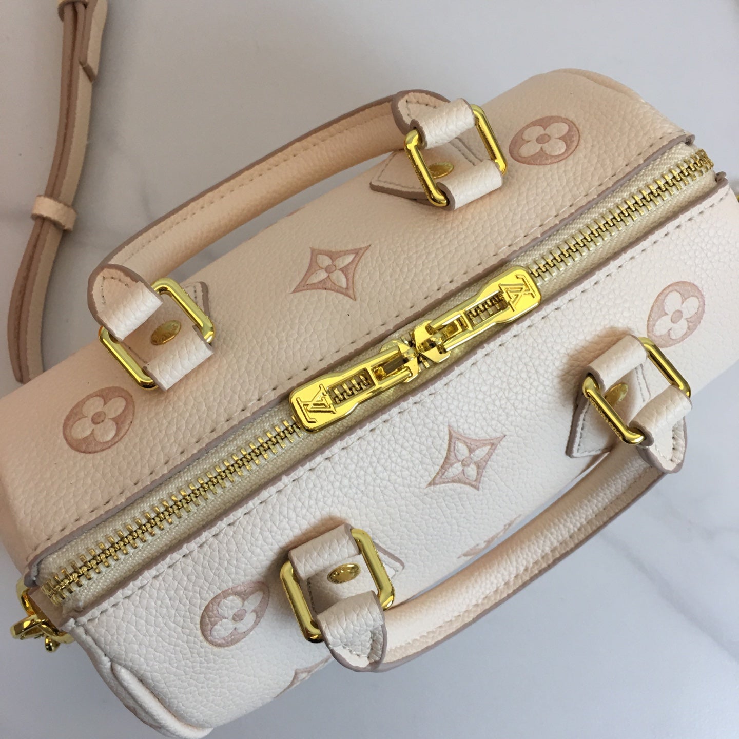 175NE9BDE Stylish leather bag