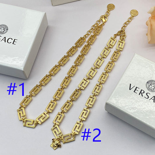 175RV73XDE Stylish Necklace
