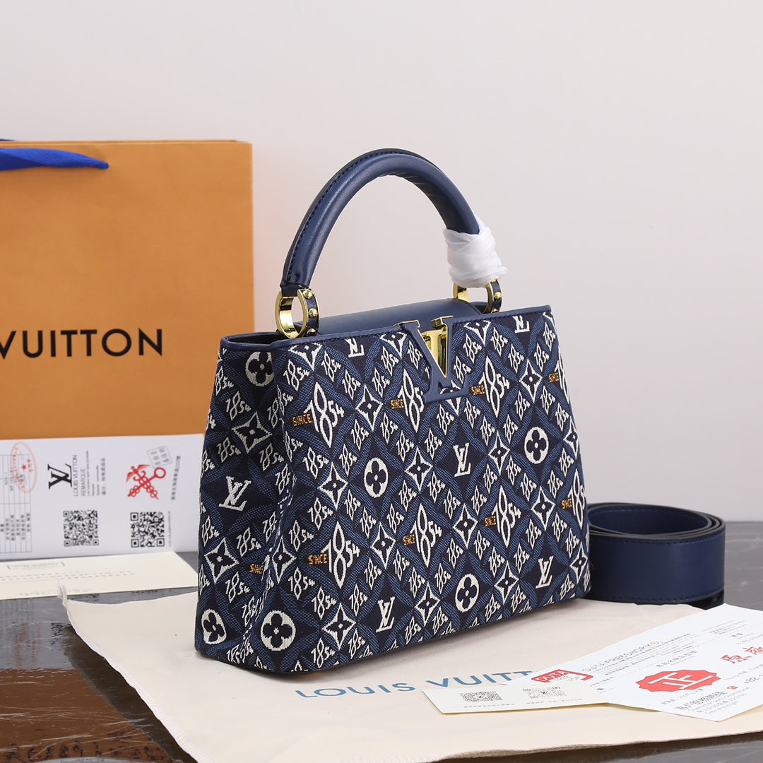 1XE441BDE Stylish leather bag