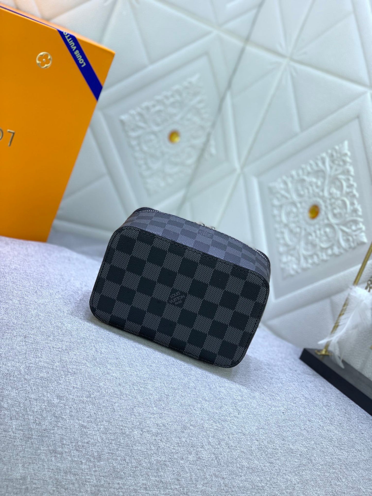 1XE272BDE Stylish leather bag 