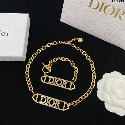 165ND7XDE Stylish  Bracelets