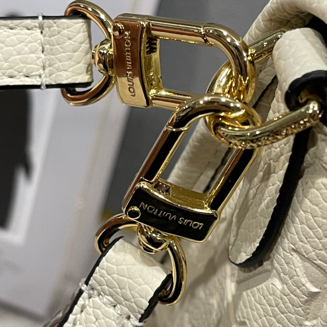 2XE318BDE Stylish leather bag 