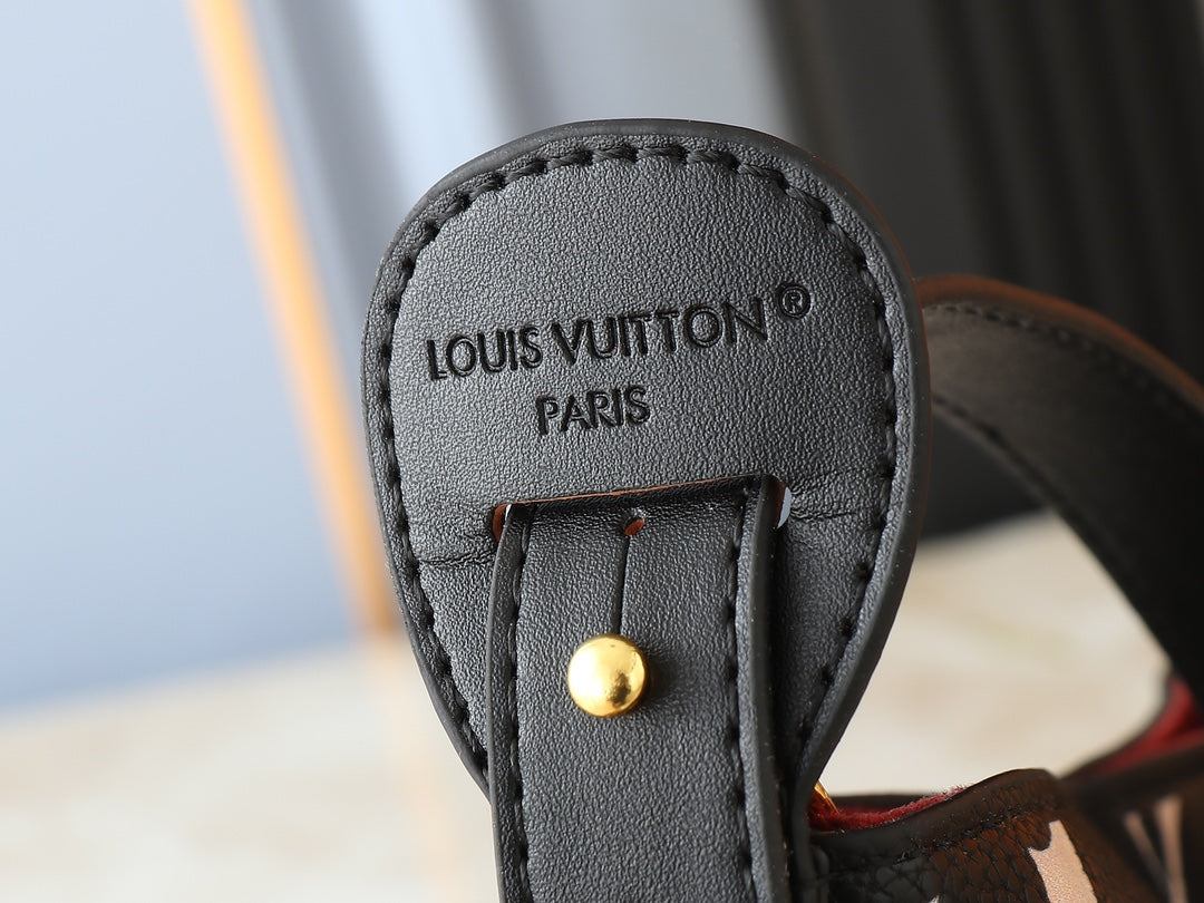 2WE3BDE Stylish leather bag