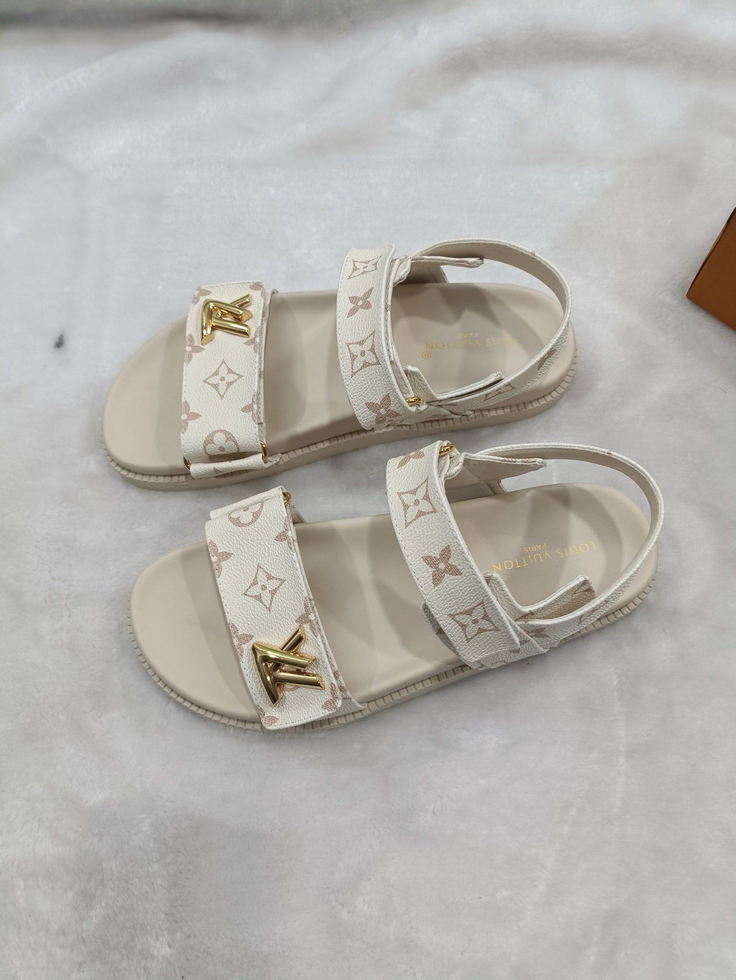 5LE211ZDE Stylish sandals