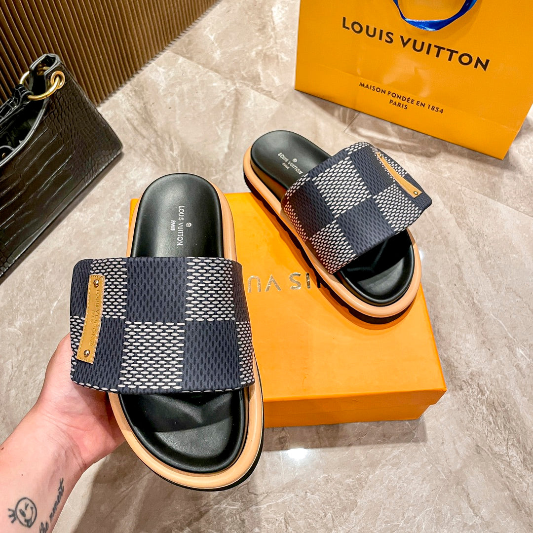 14E211ZDE Stylish Slippers