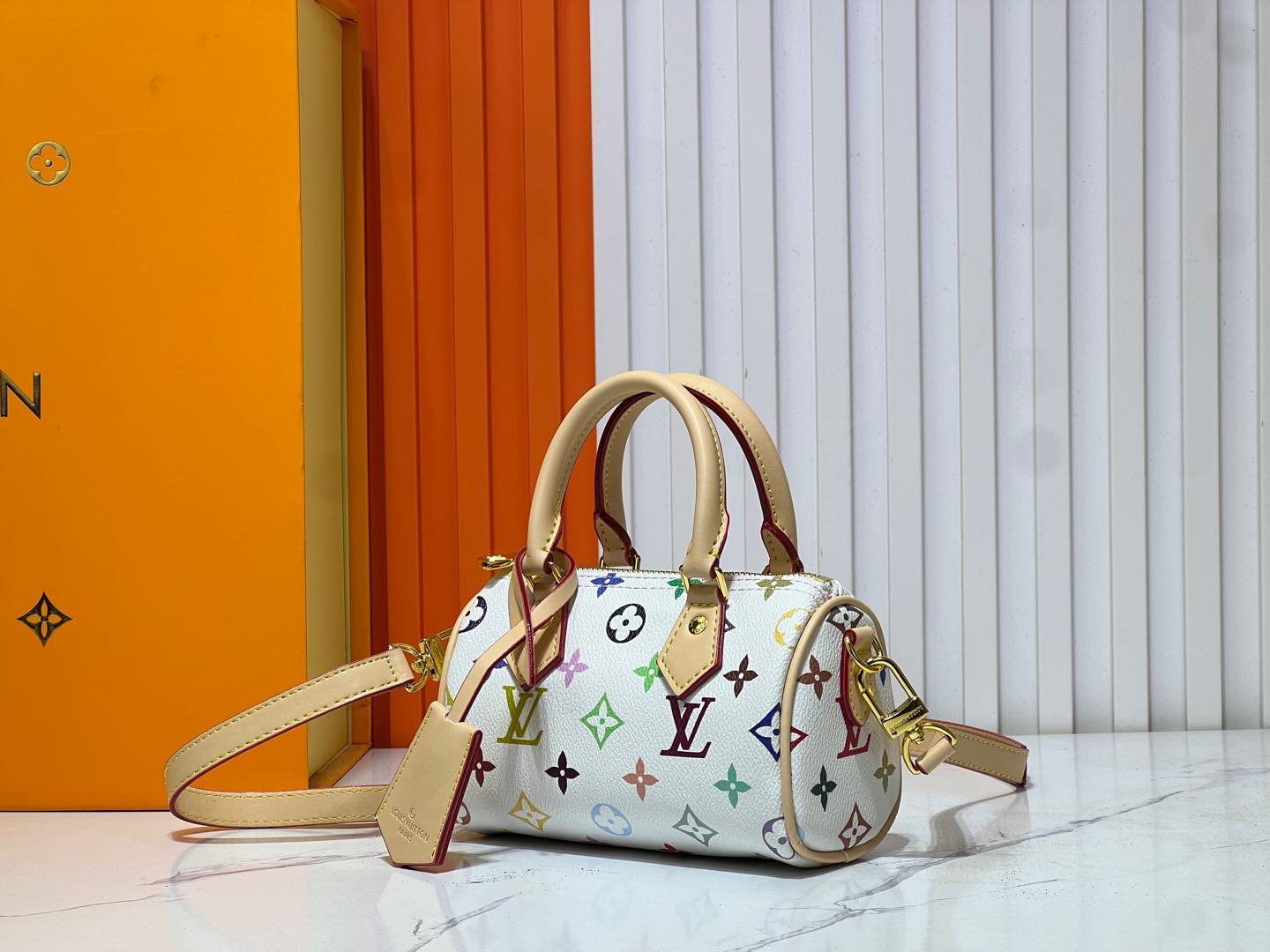 1WE99BDE Stylish leather bag