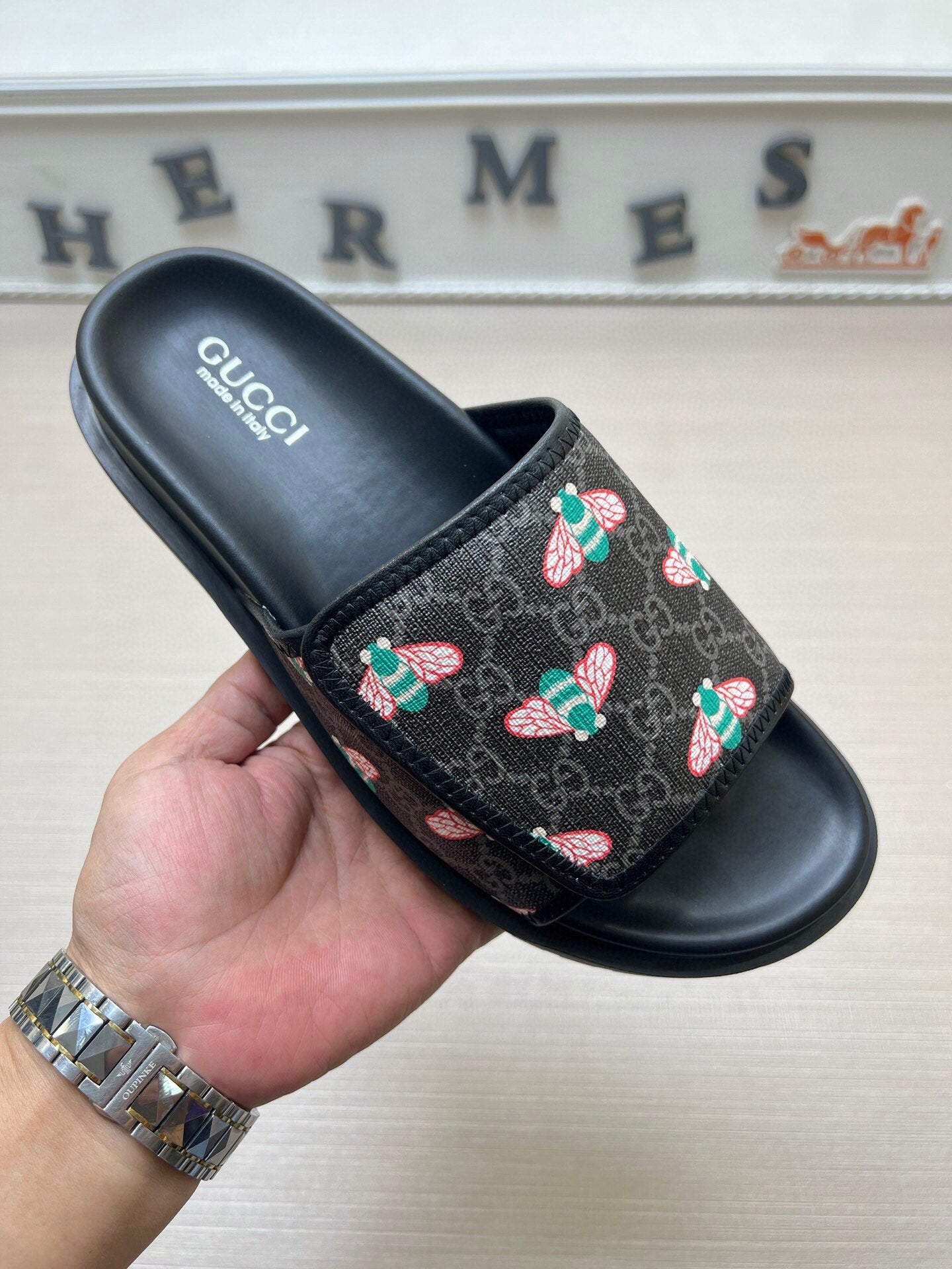 5WB240ZDE Stylish Slippers