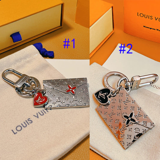 14E28ADE Stylish key closure