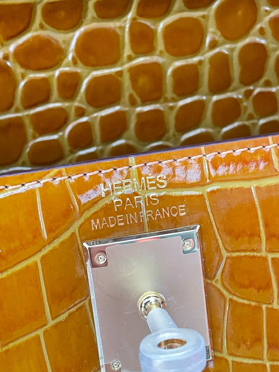 2WH28BDE Stylish leather bag