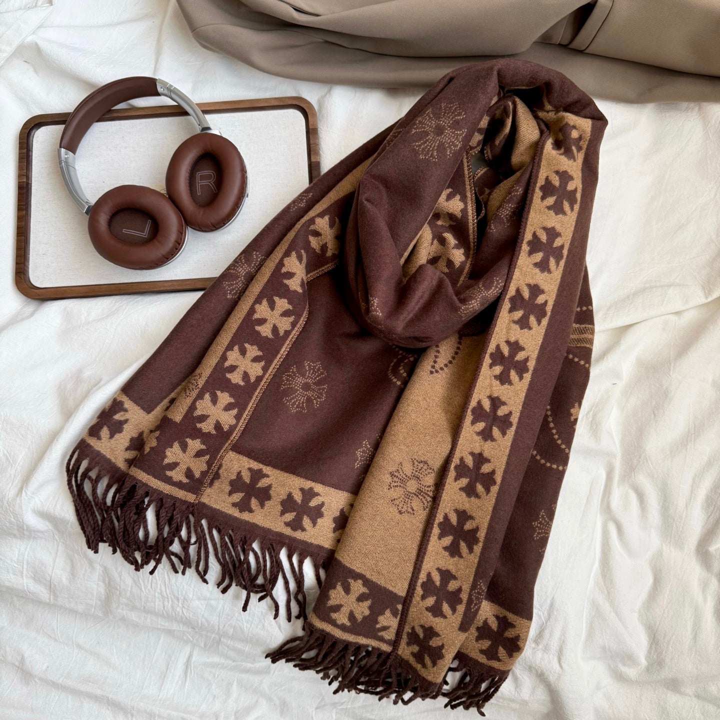 185ZA33WDE Stylish Winter Scarves