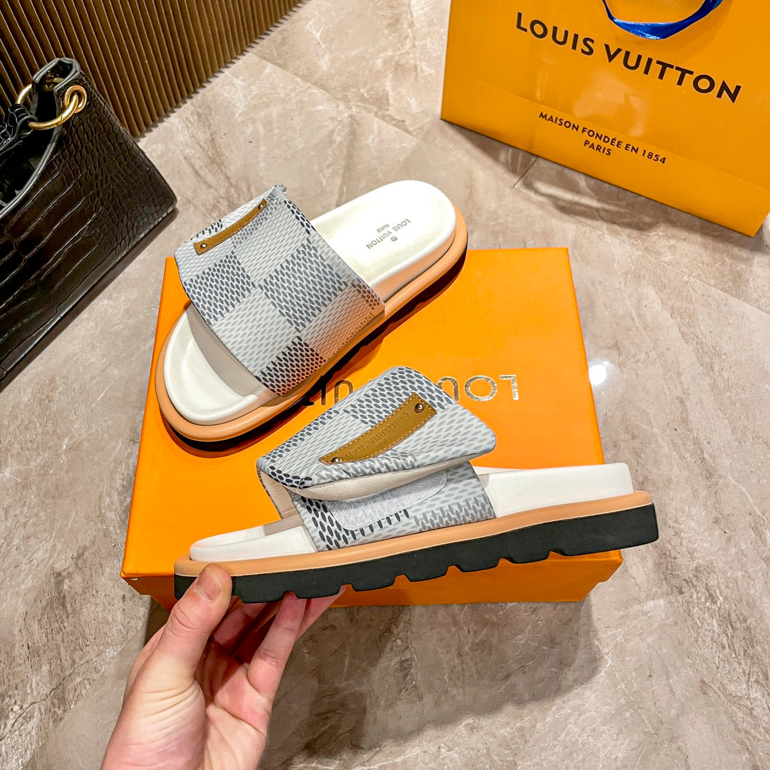 14E211ZDE Stylish Slippers