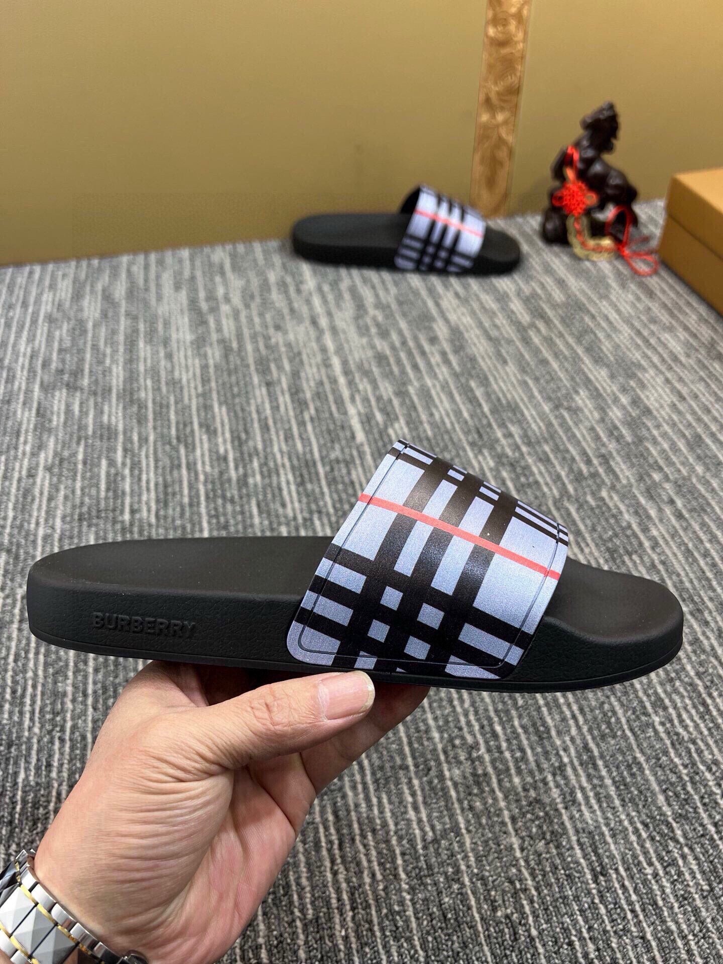 535ZR258ZDE Stylish Slippers