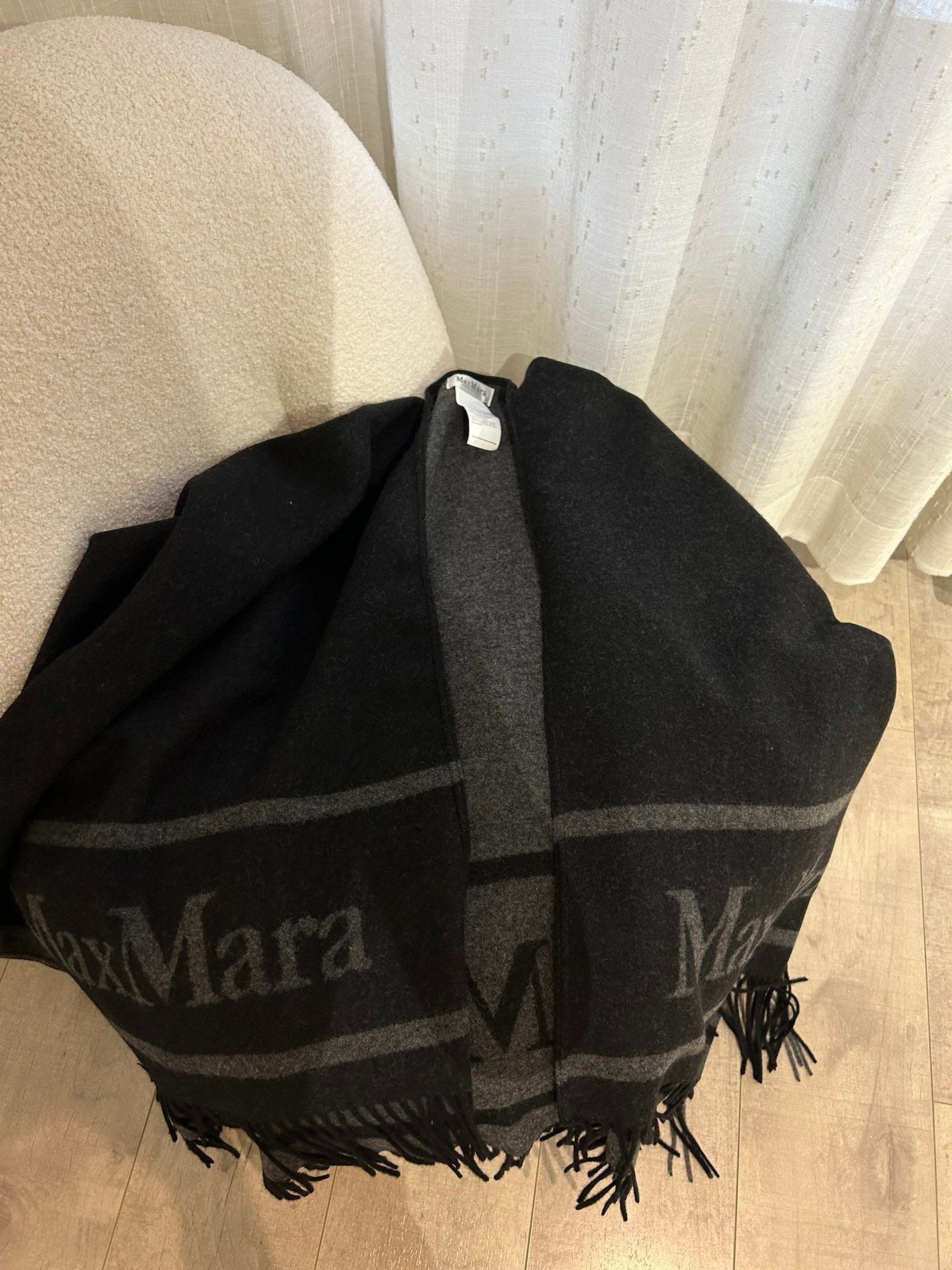 185ZA54WDE Stylish cape