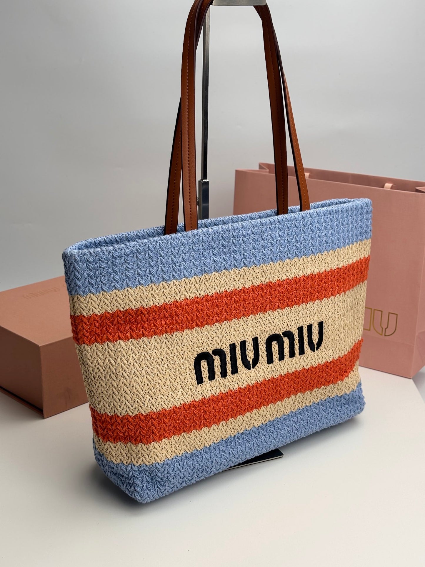 1XA78BDE Stylish Woven Bag