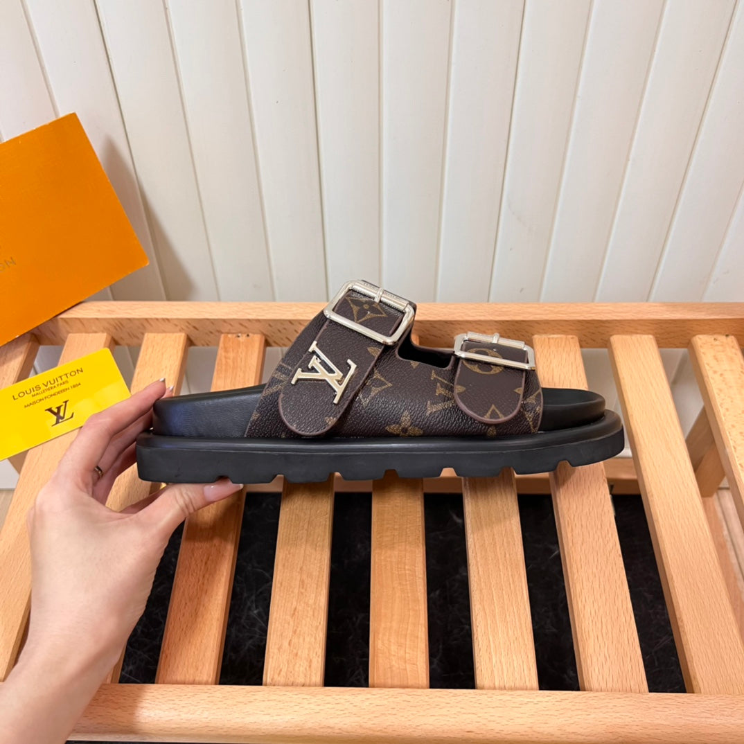 14E208ZDE Stylish Slippers