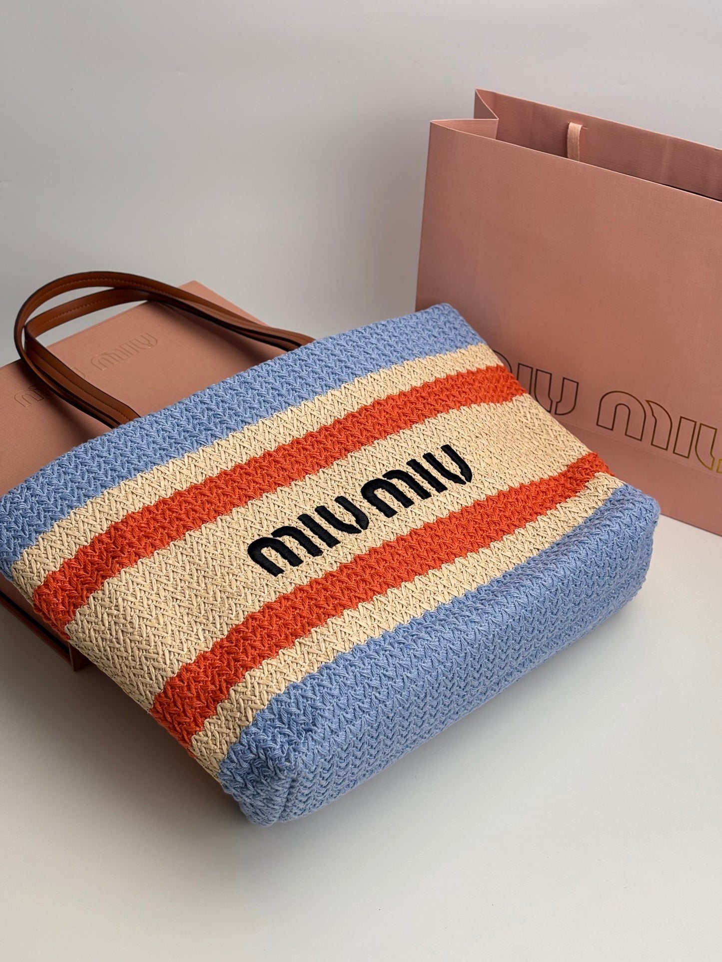 1XA78BDE Stylish Woven Bag