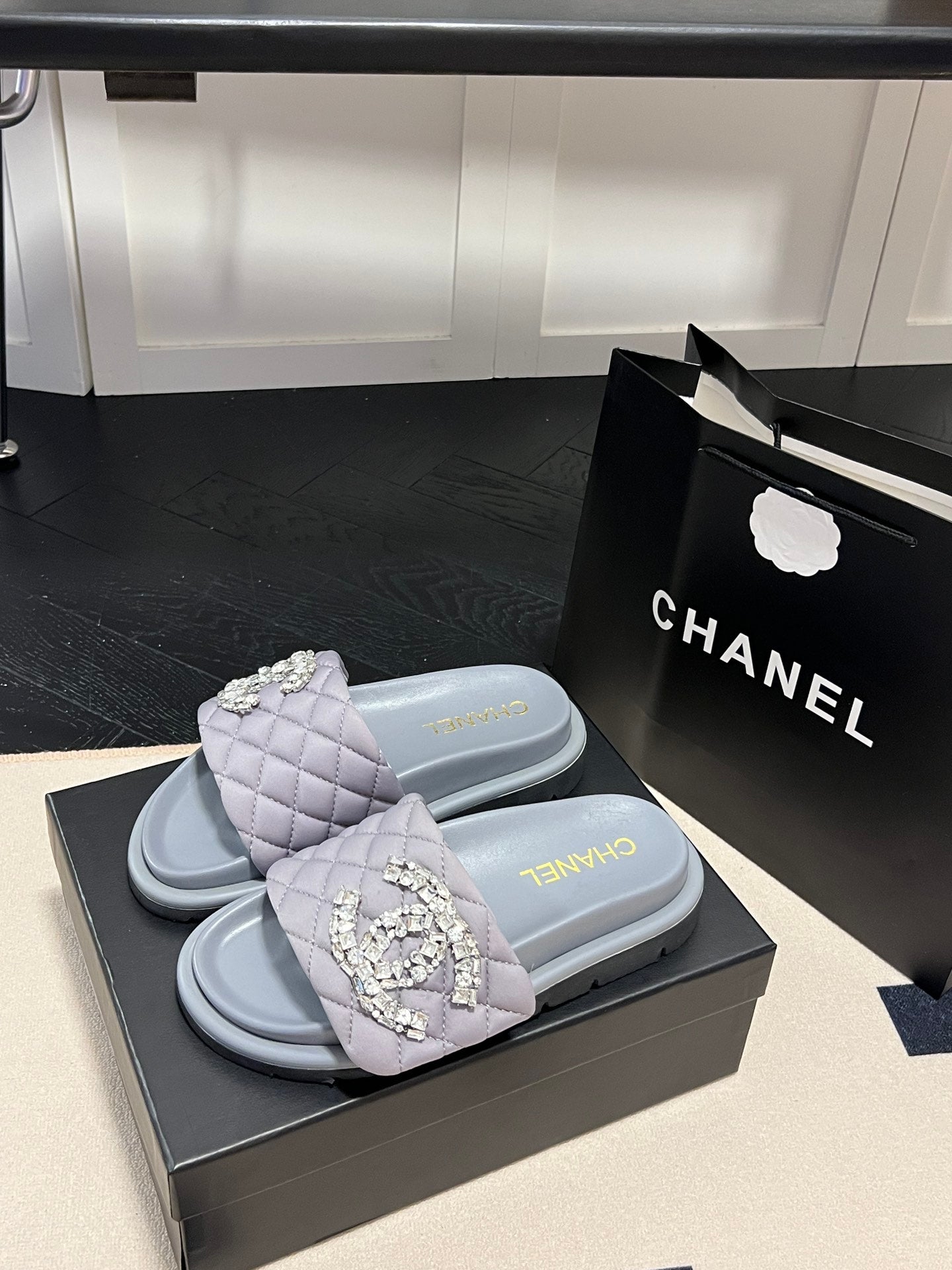 14C93ZDE Stylish Slippers