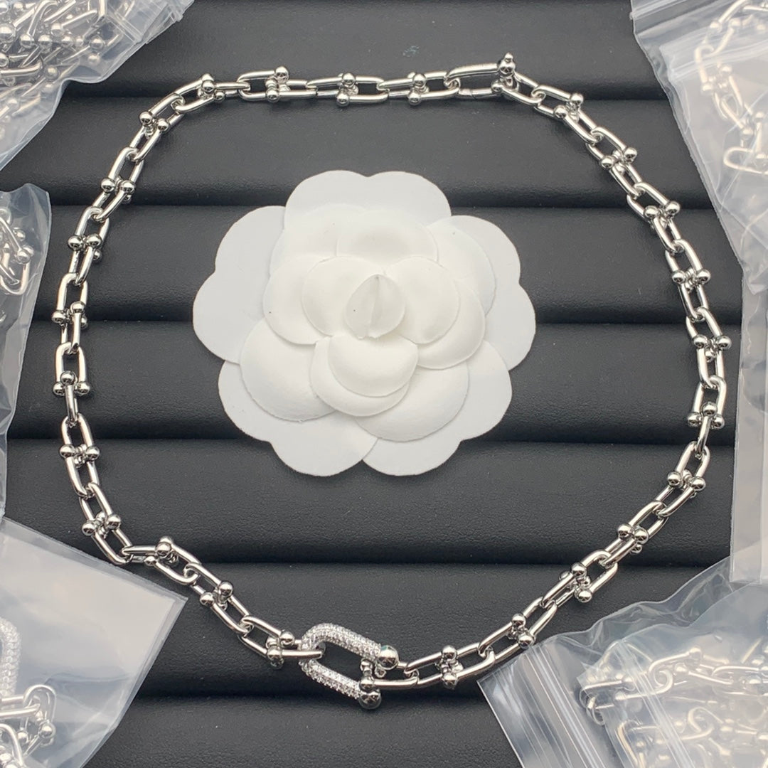 8XT31XDE Stylish  Earring Bracelets Necklaces
