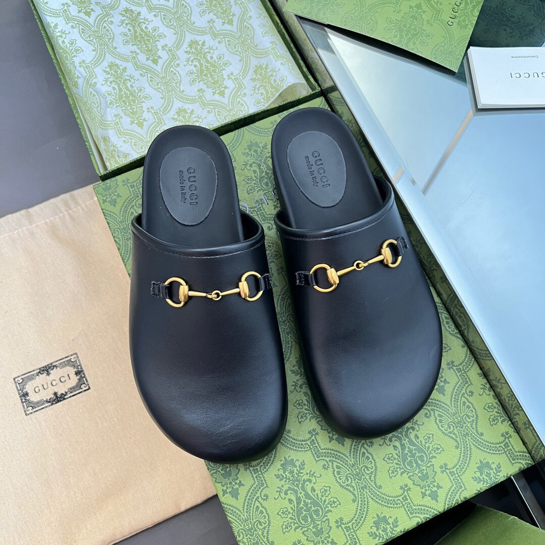 2YB26ZDE Stylish Slippers