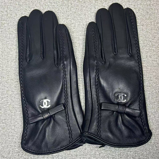 24C101SDE Stylish gloves