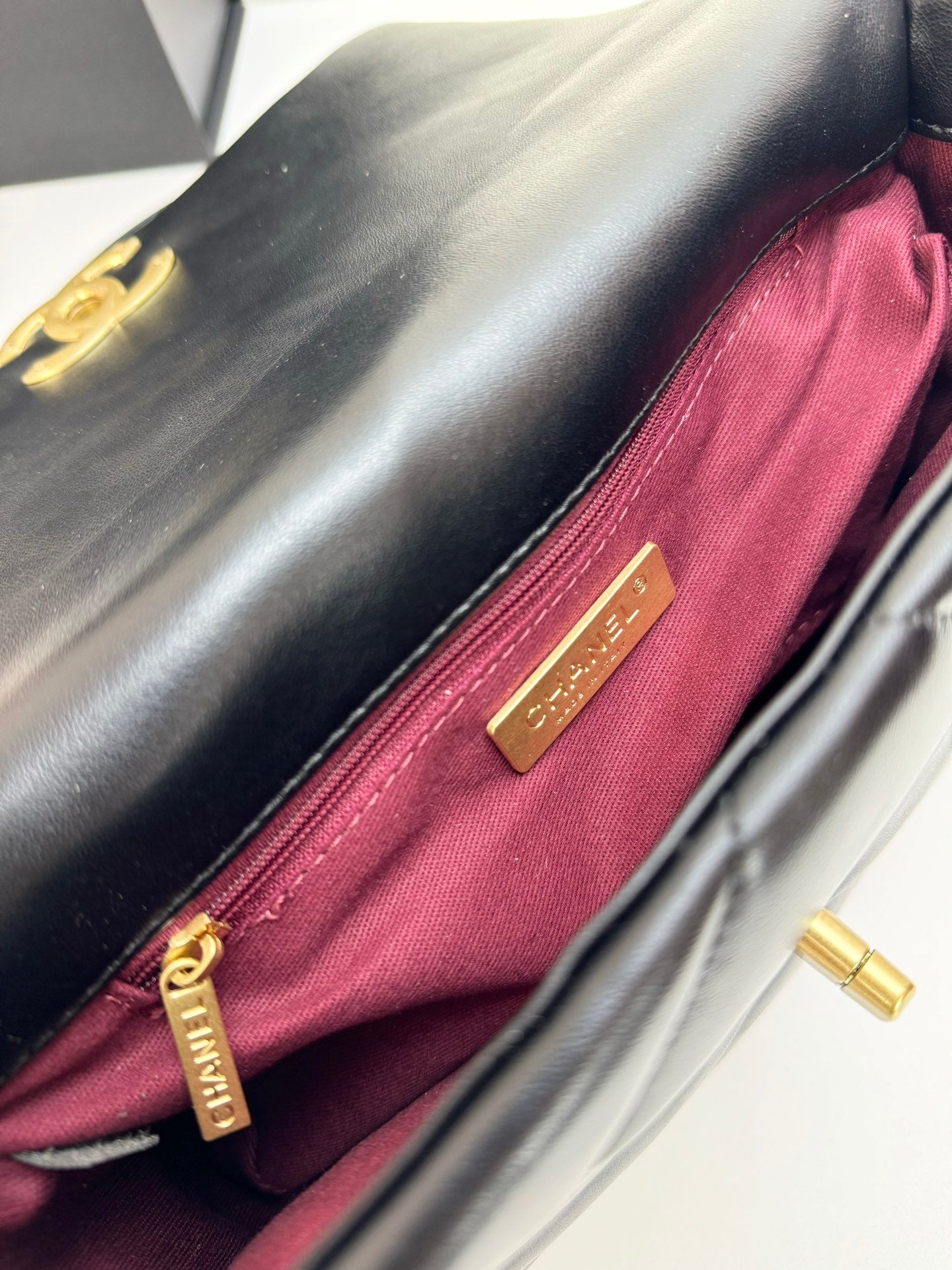 1WC85BDE Stylish leather bag