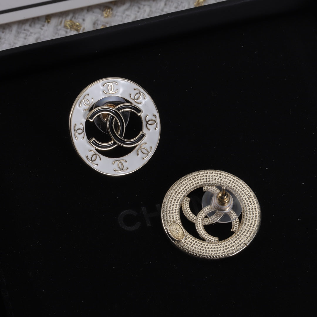 14C421EDE Stylish Earrings