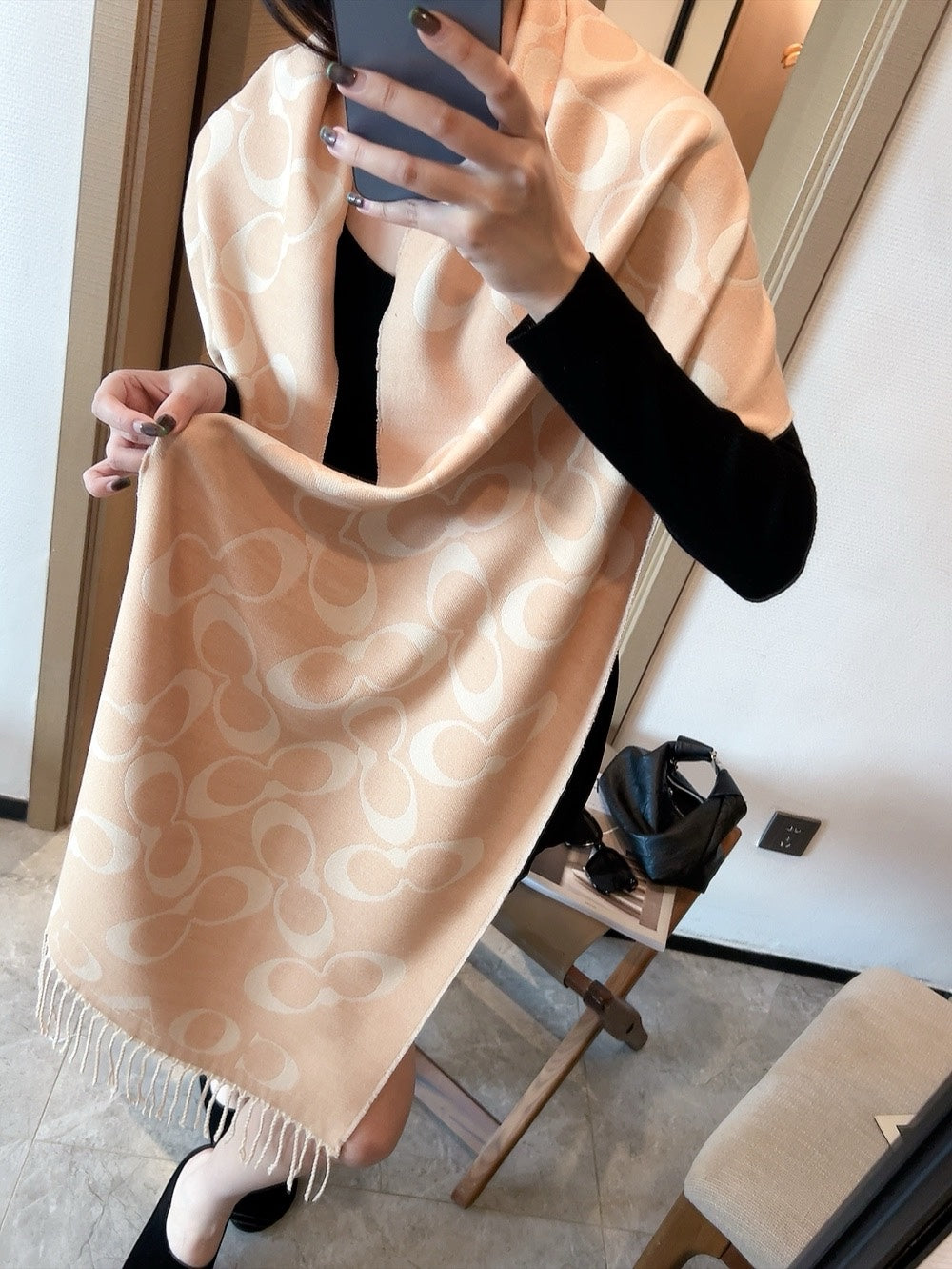 185ZA10WDE Stylish Winter Scarves