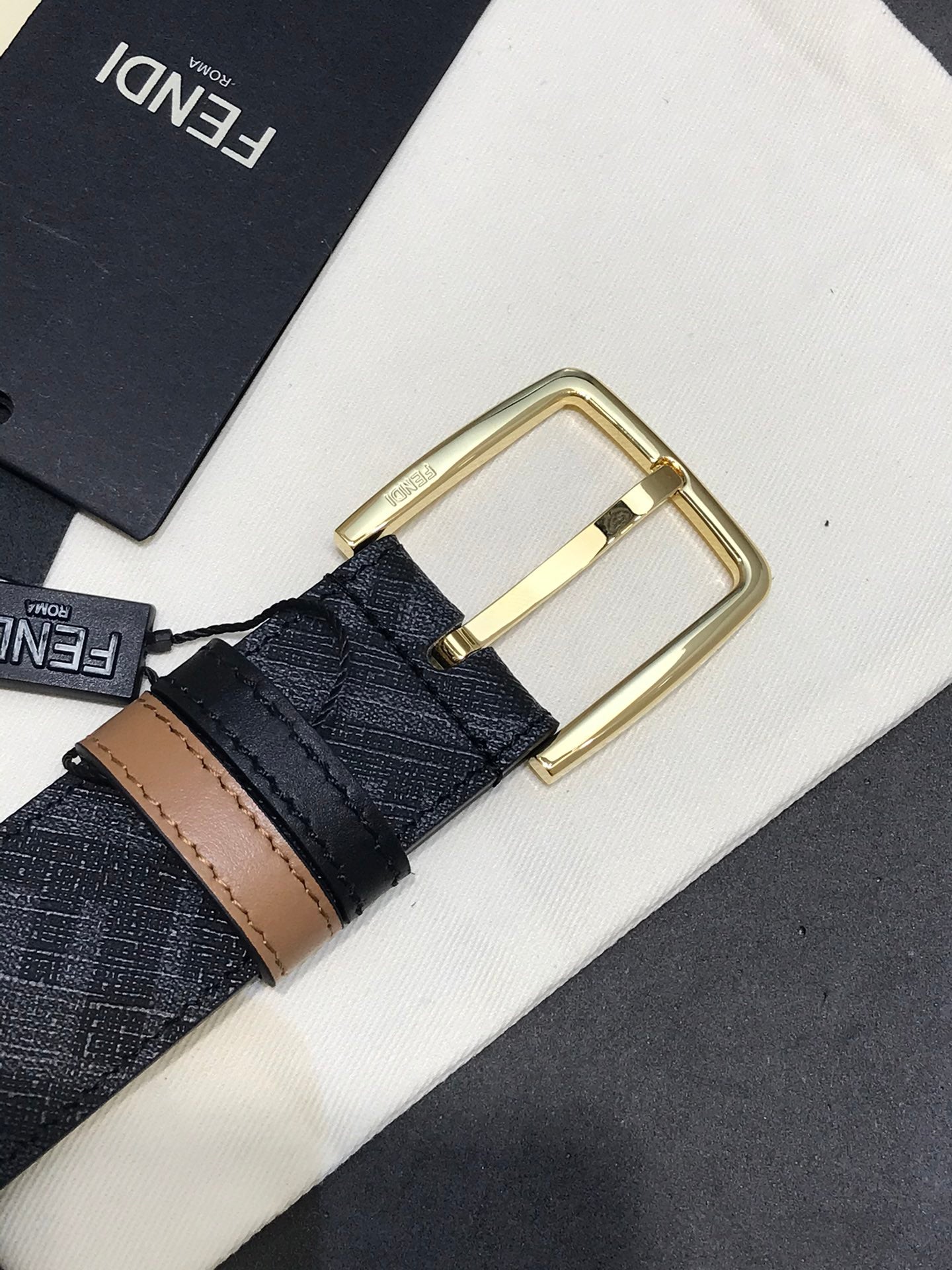 14F79PDE Stylish  High quality belt With full package