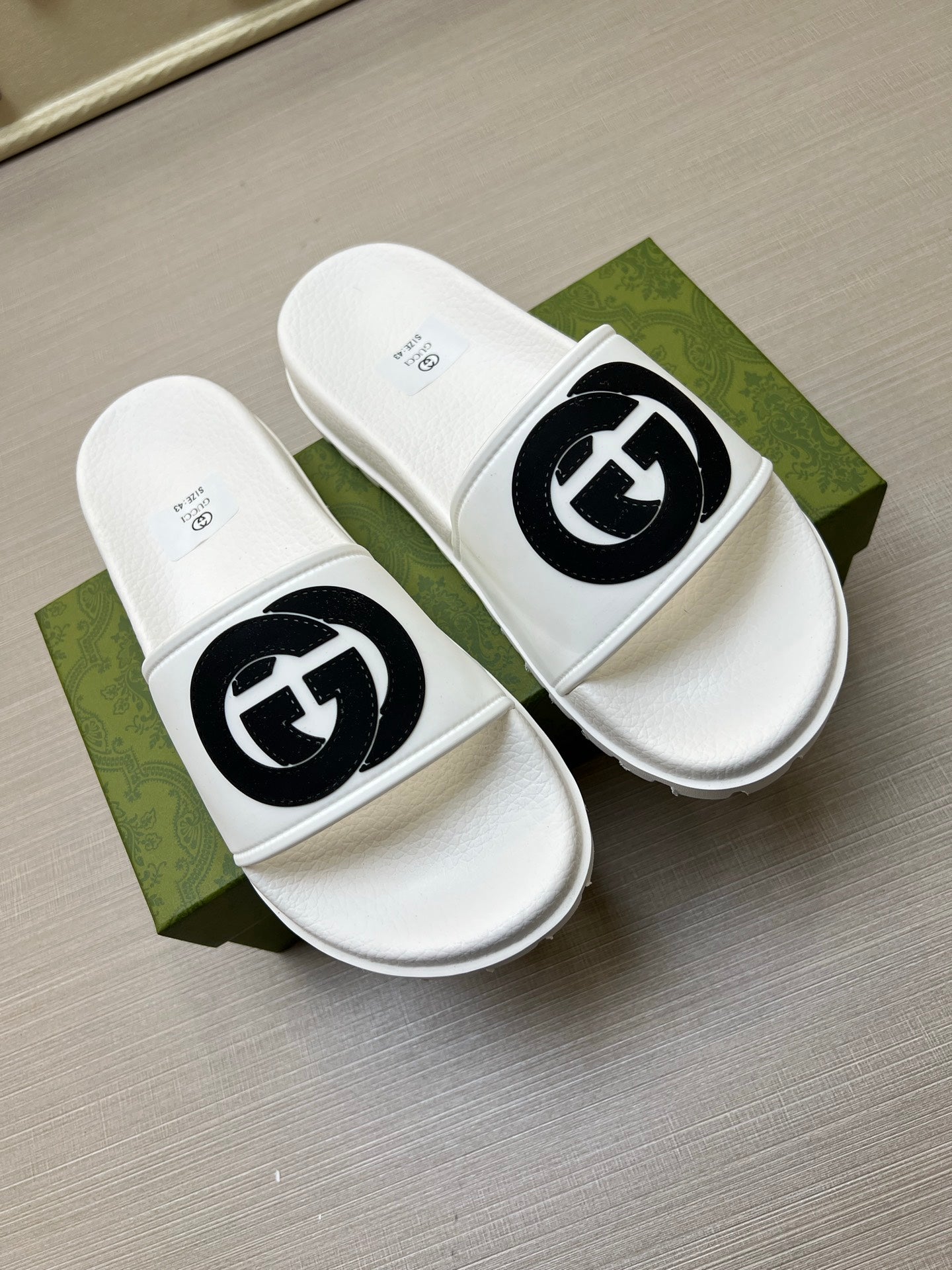 5QB18ZDE Stylish Slippers