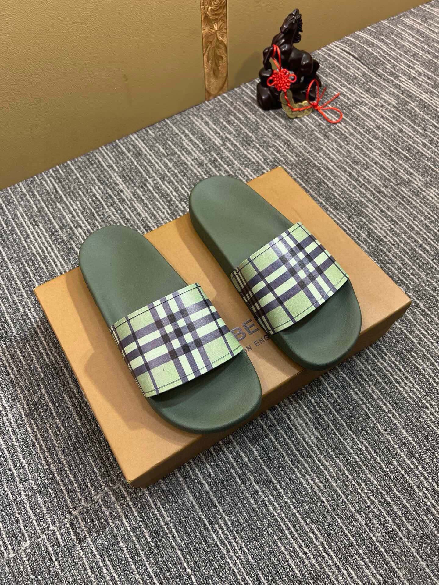 535ZR259ZDE Stylish Slippers