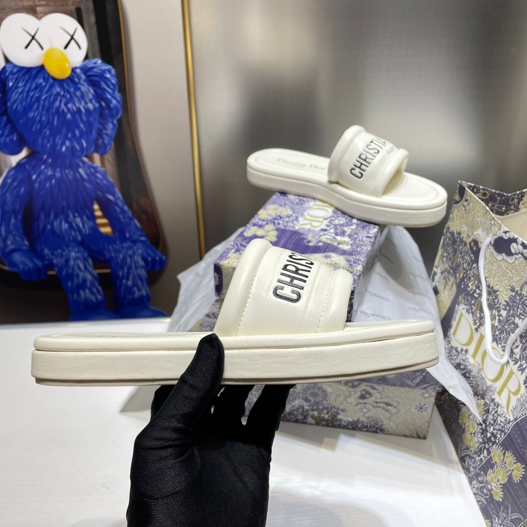 14D76ZDE Stylish slippers