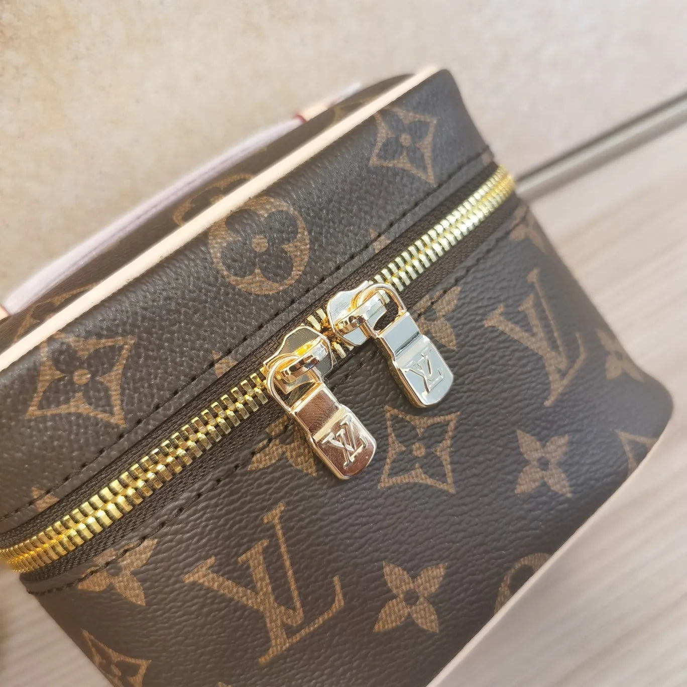 175NE20DE Stylish leather bag