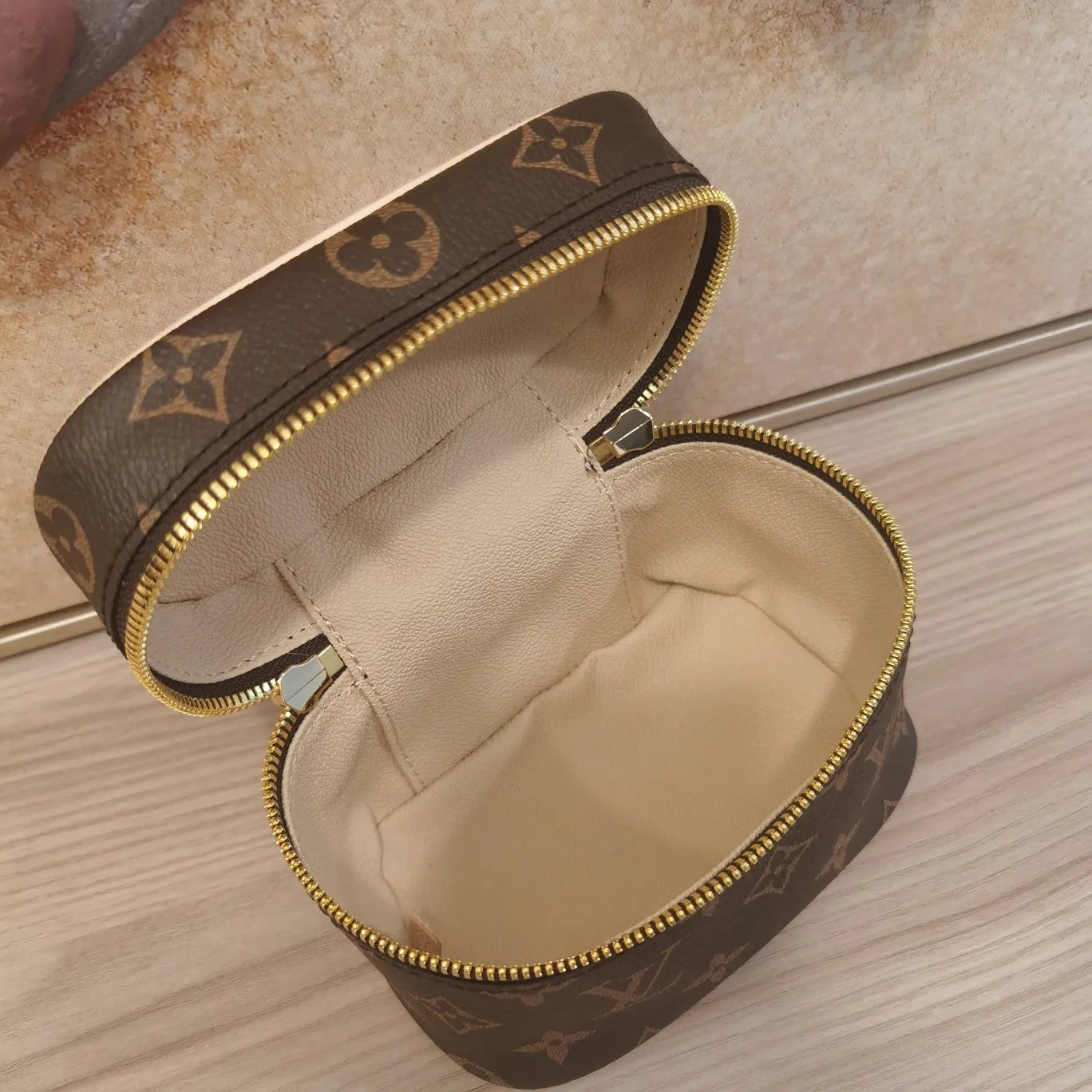 175NE20DE Stylish leather bag