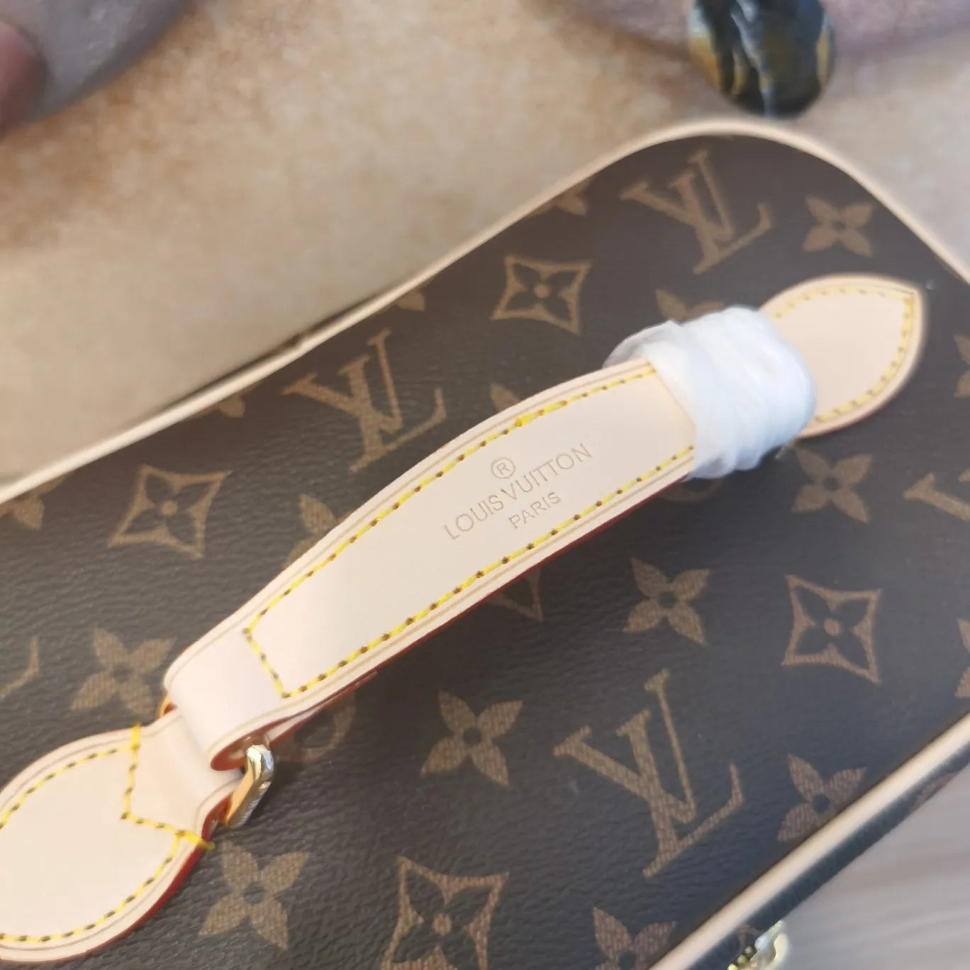 175NE20DE Stylish leather bag