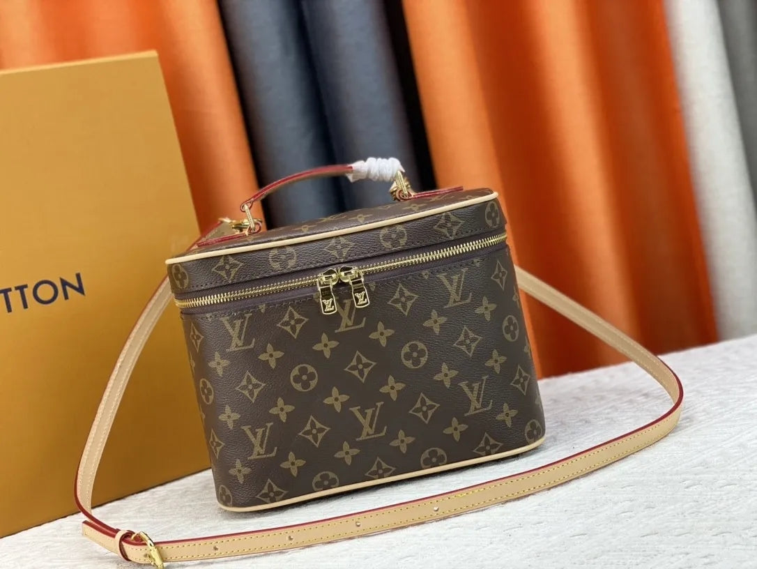175NE20DE Stylish leather bag