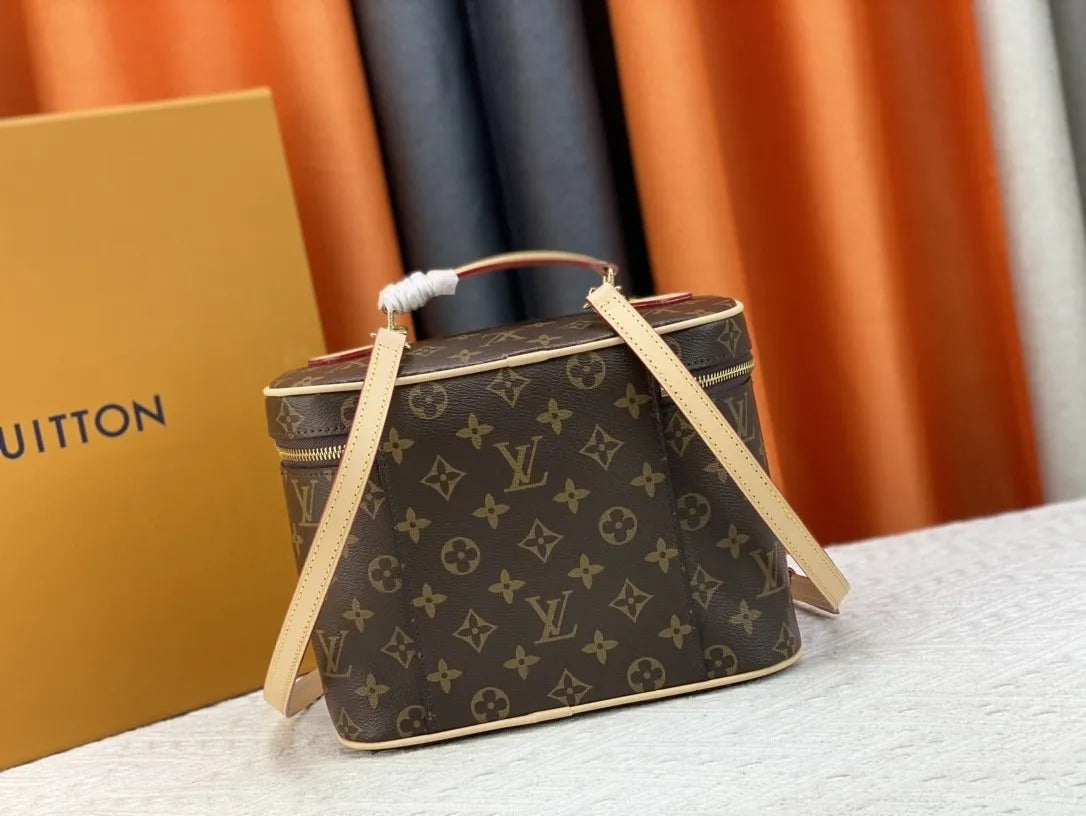 175NE20DE Stylish leather bag