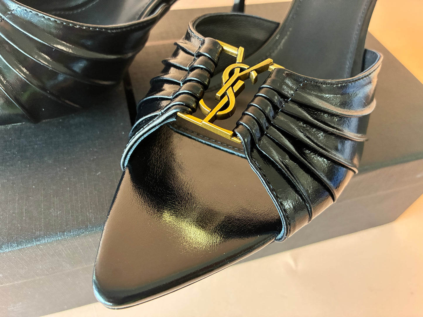 275NSL2ZDE Stylish leather High heels