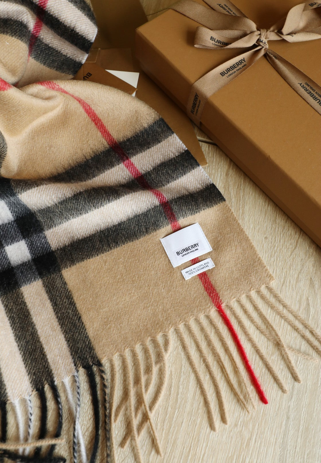185ZR1WDE Stylish Winter Scarves
