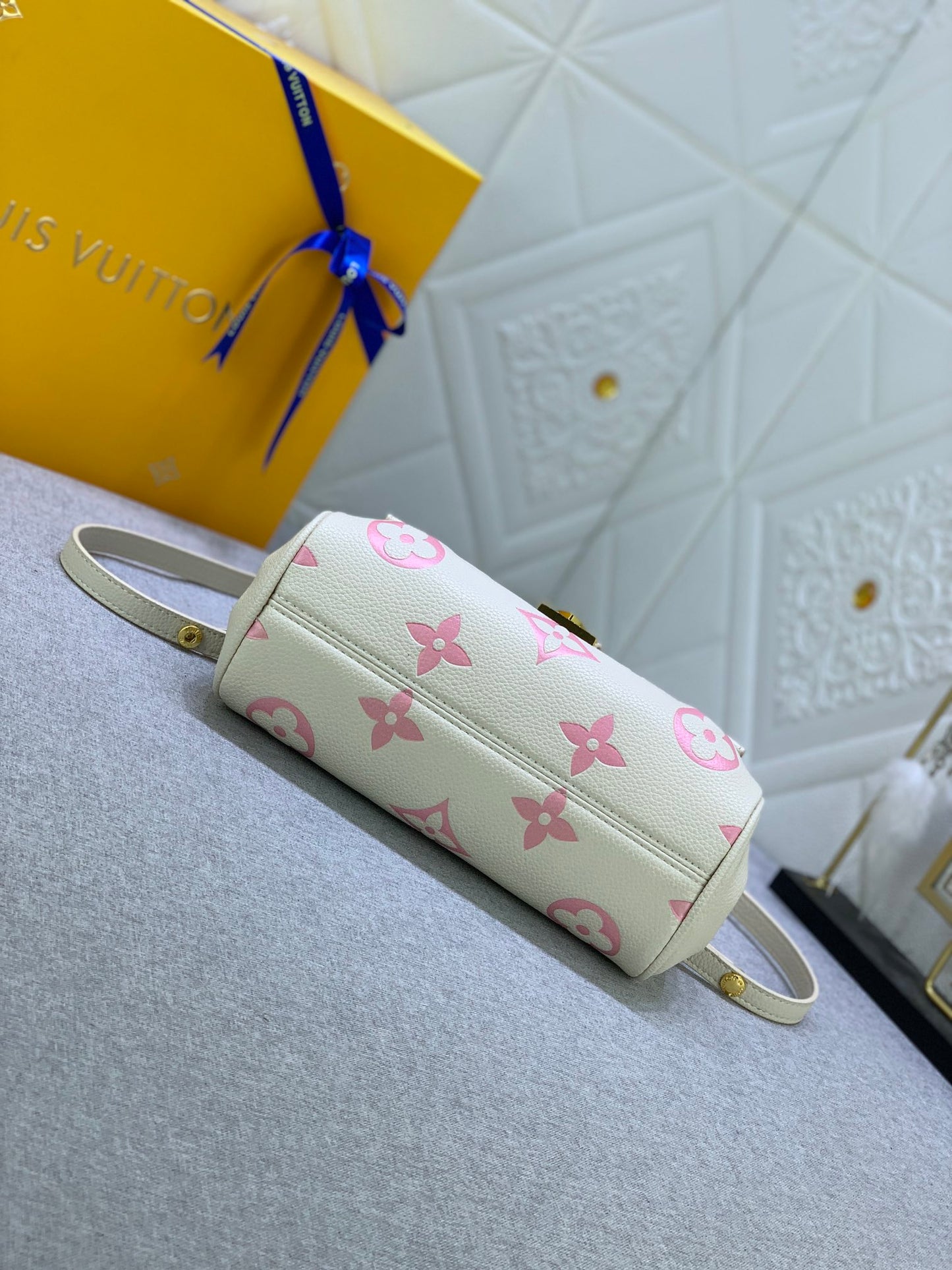 2XR363BDE Stylish leather bag 