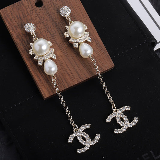 1YC125EDE Stylish Earrings