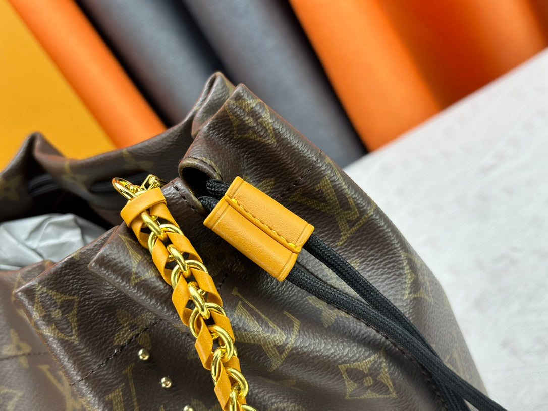 1XE56BDE Stylish leather bag