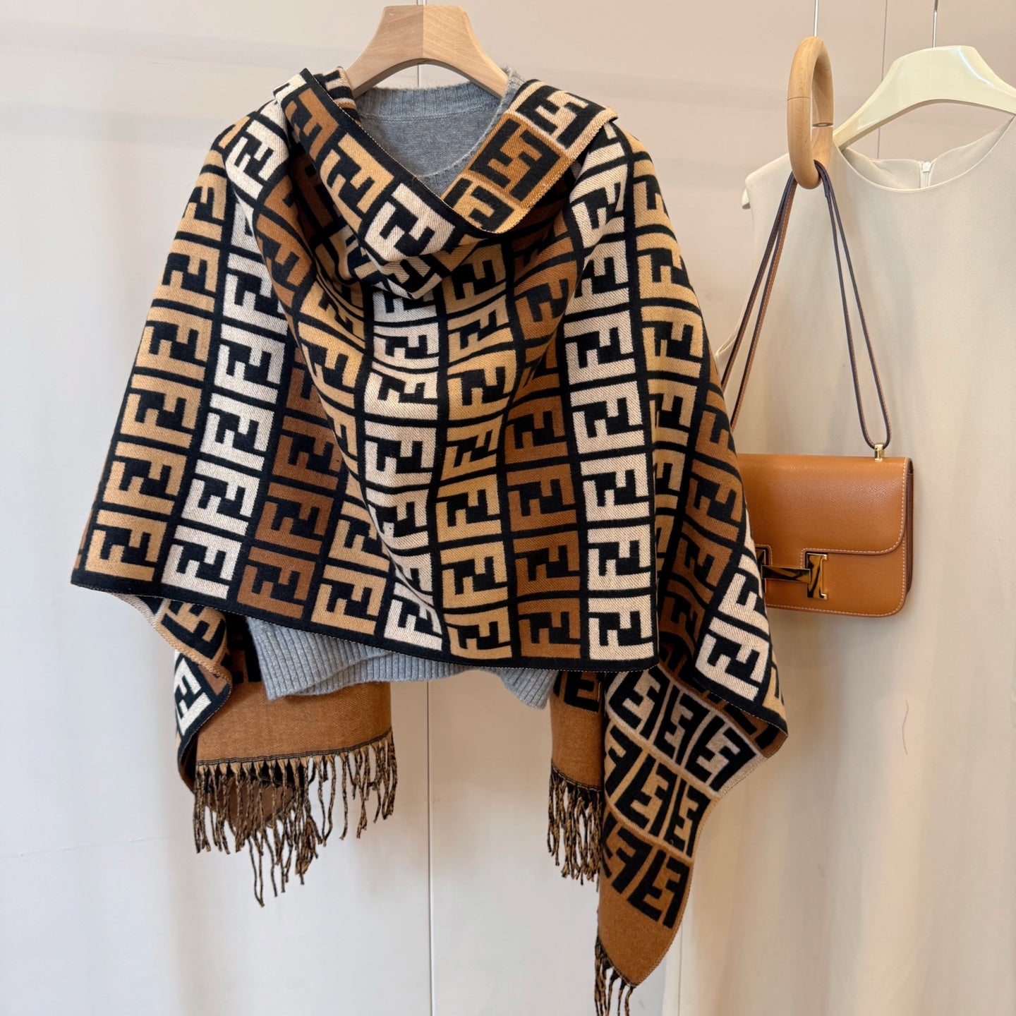 185RF65WDE Stylish Winter Scarves
