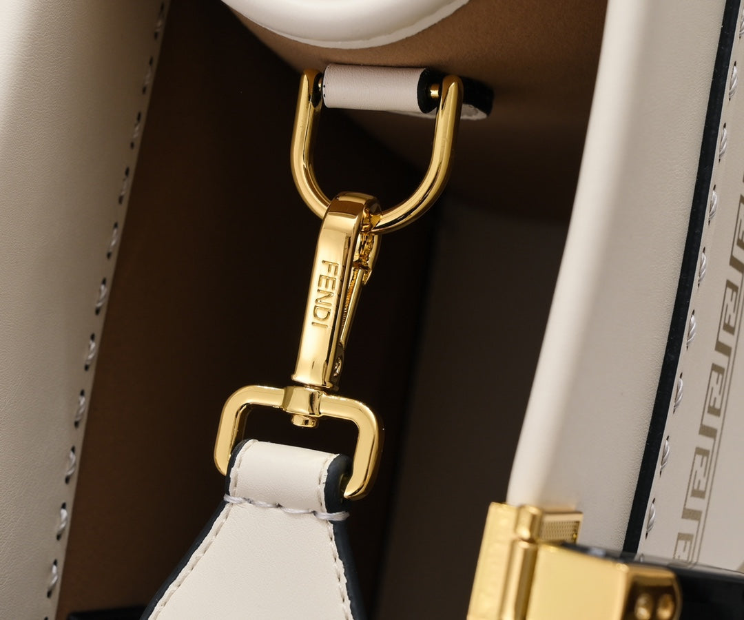 2XF132BDE Stylish leather bag 