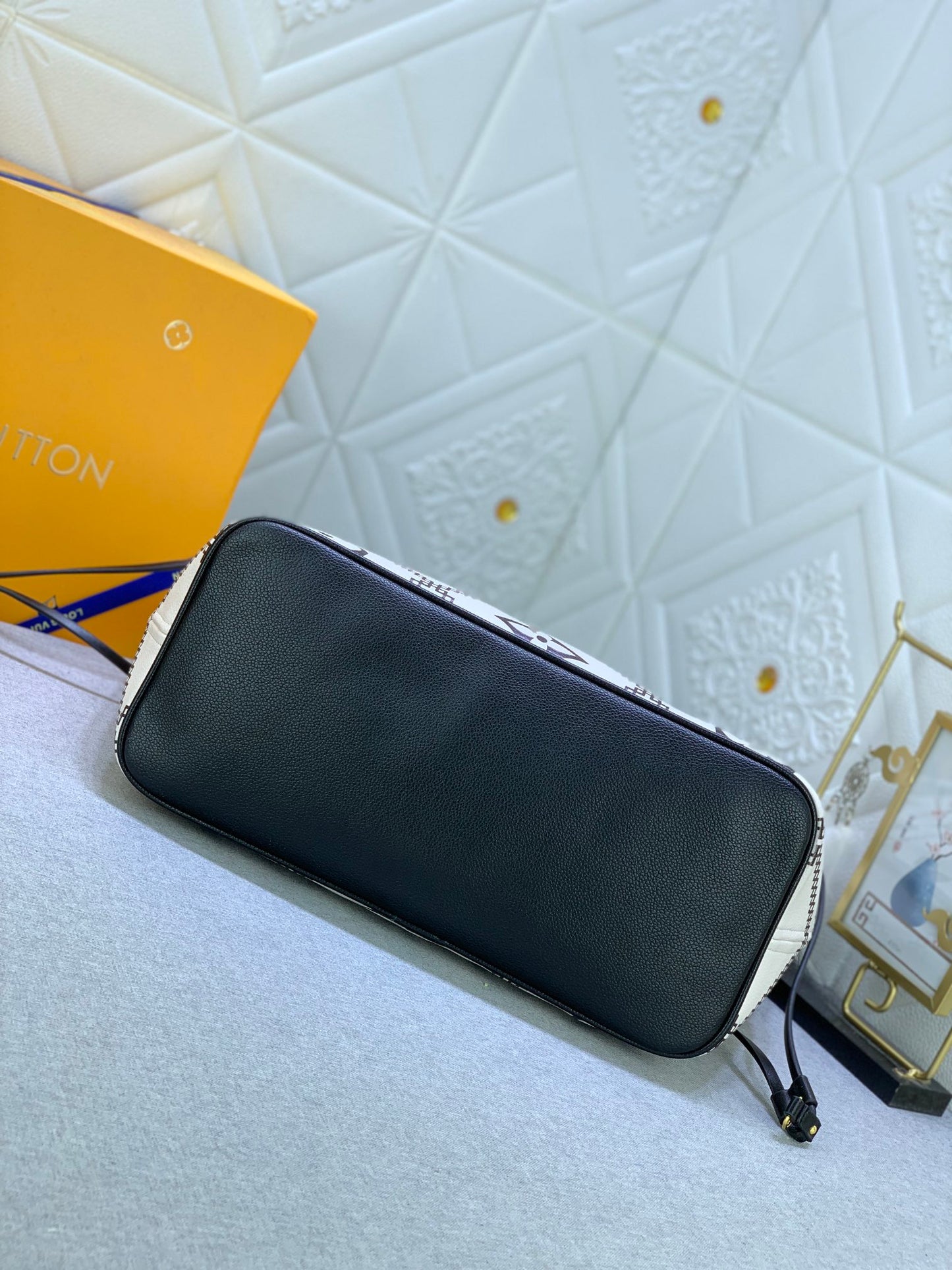 2XE88BDE Stylish leather bag 