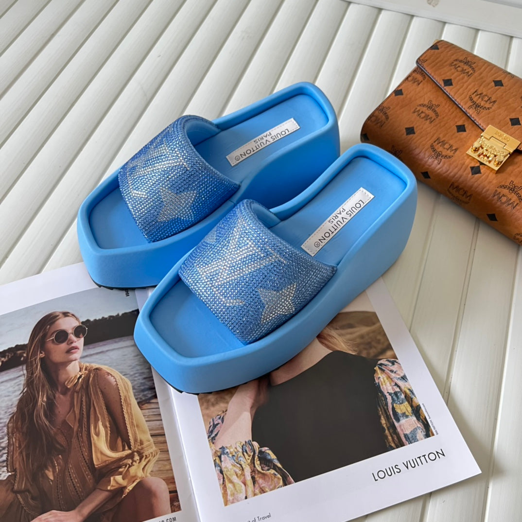 14E90ZDE Stylish Slippers