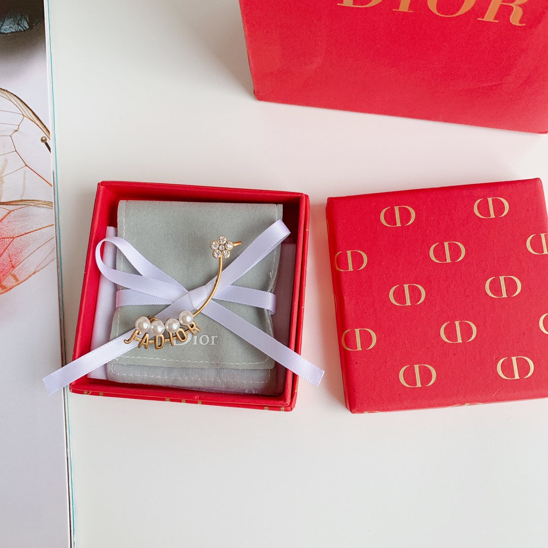 1YD428EDE Stylish Earrings