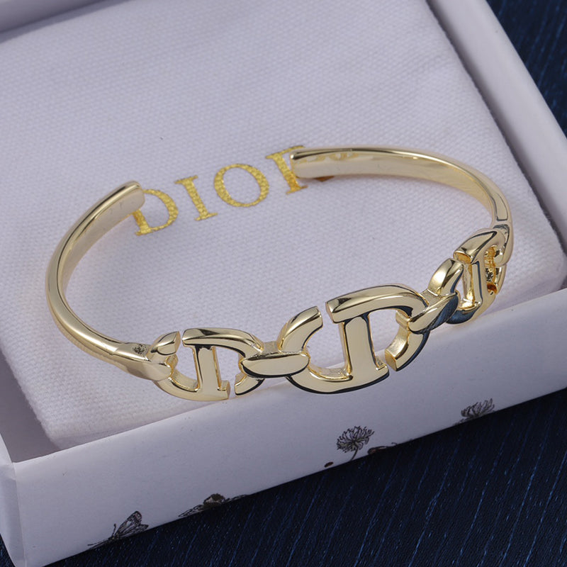 14D1067KDE Stylish Bracelets